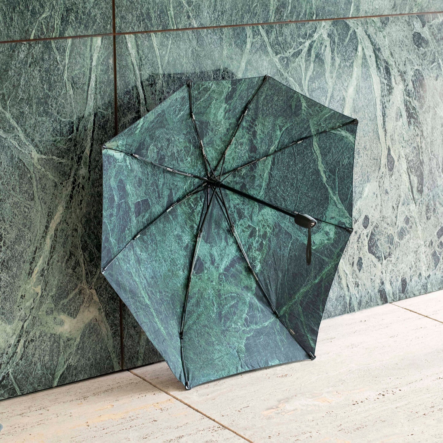 Senz® Mini Automatic | Mies Pavilion / Alpine Marble