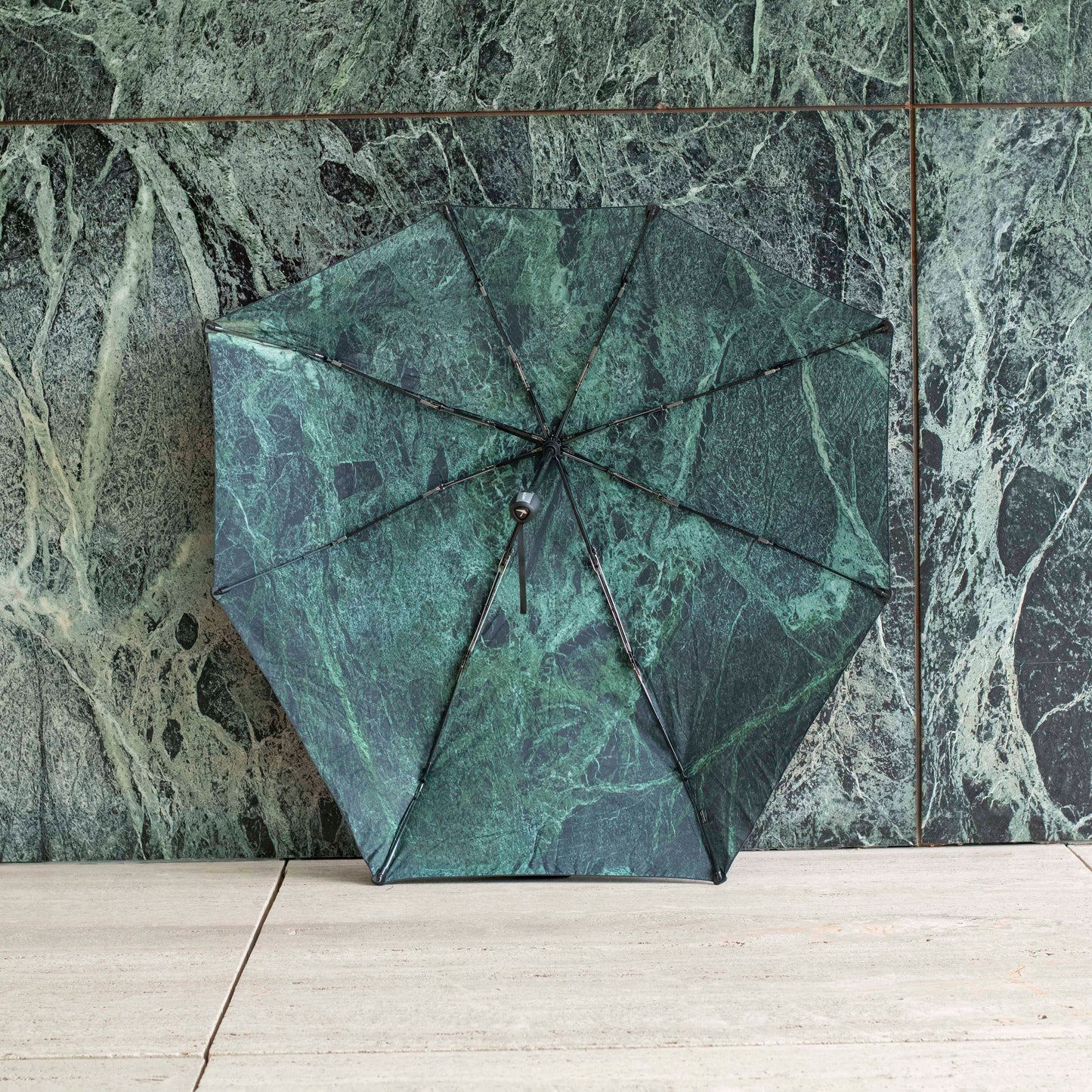 Senz® Mini Automatic | Mies Pavilion / Alpine Marble