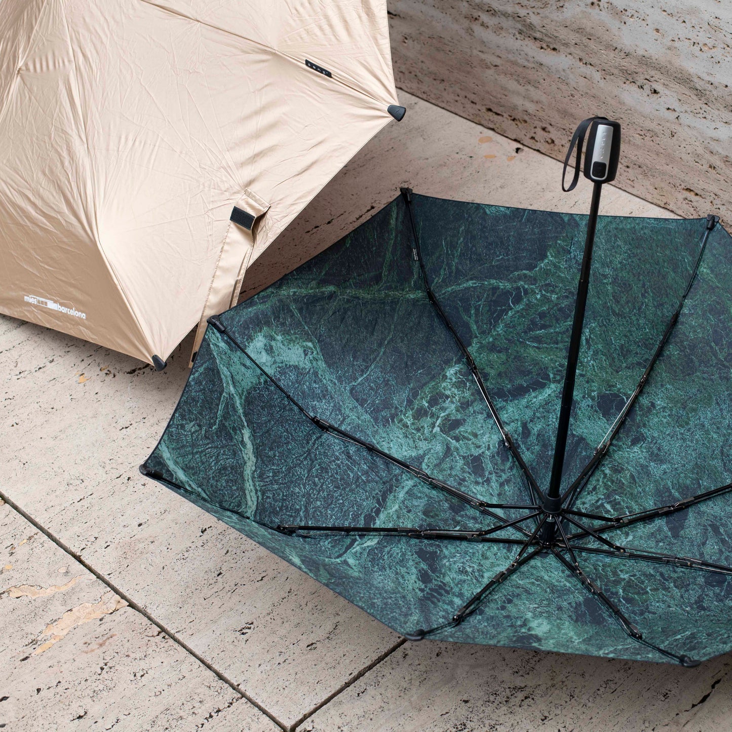 Senz® Mini Automatic | Mies Pavilion / Alpine Marble